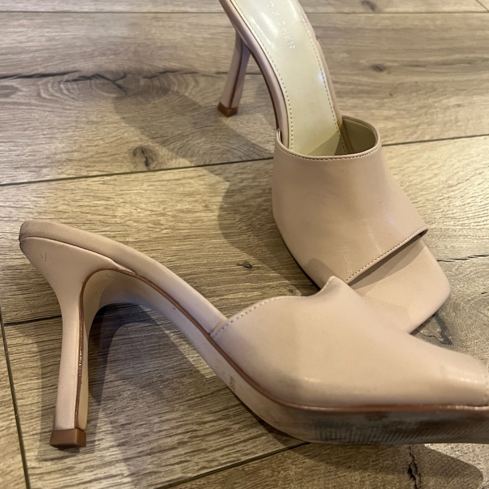 tan heels